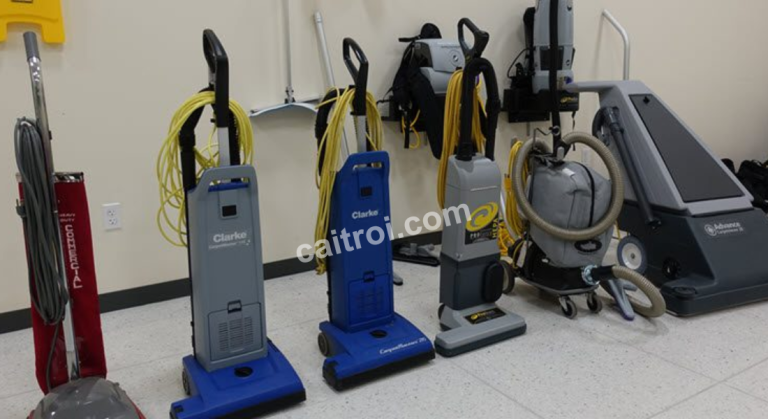 Commercial vacuum cleaner